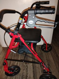 Rollator 4 wheel with seat