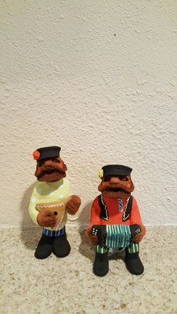 musicians figurine