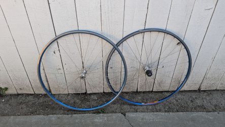 Classic ultegra with blue open pro 700c rims wheelset