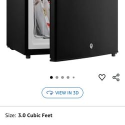 Midea MRU03M2ABB Upright Freezer