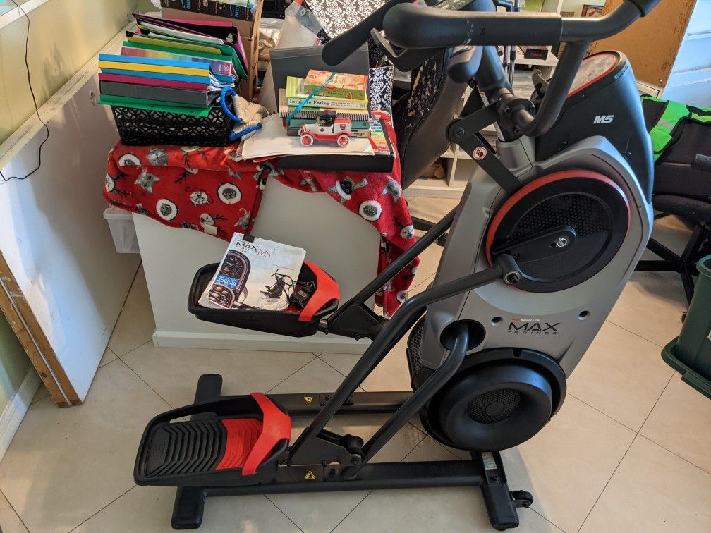 Elliptical Bowflex Max Trainer M5