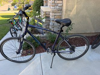 Giant Cypress Hybrid Bike — $125
