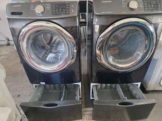 Samsung Washer and Gas Dryer with Pedestals