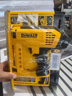DeWalt Multi-Tacker Electric Staple Gun