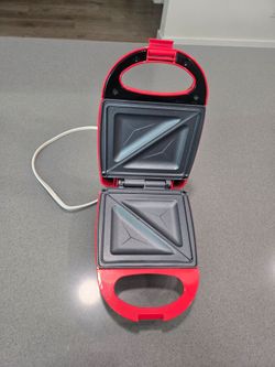 Diagonal Pocket Sandwich Maker — Red