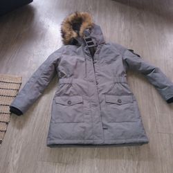 Women's Size Large Abercrombie And Fitch Long Premier Arctic Parka Brand New Condition