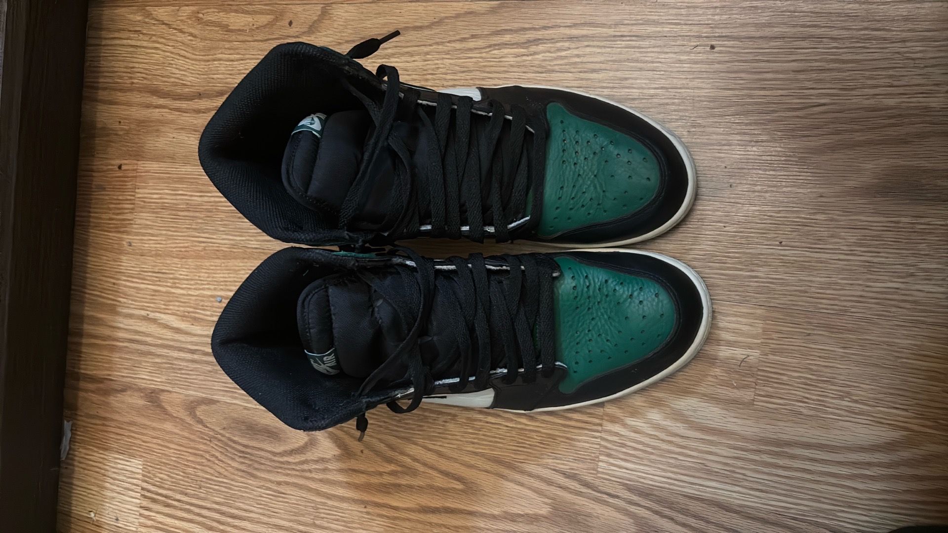 Jordan 1s Pine greens