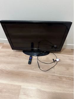 Samsung TV - 32 inch - comes with Roku stick and remote