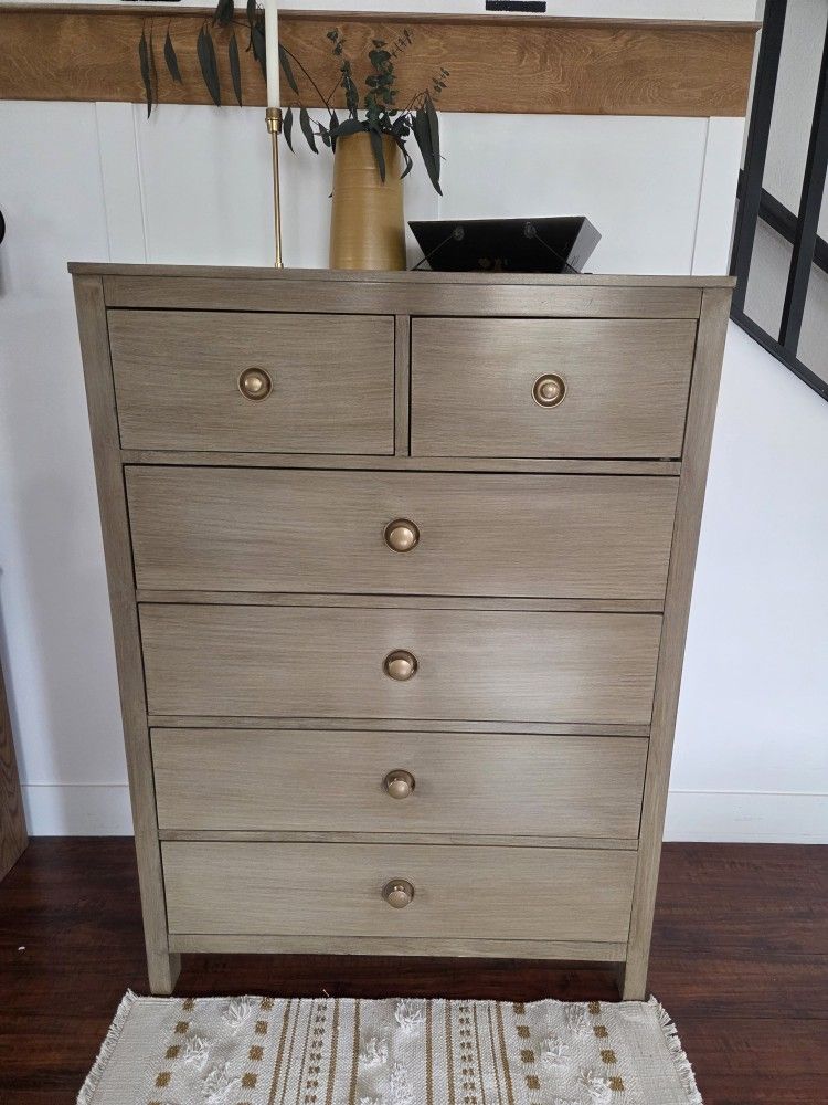 6 Drawer Dresser - Delivery Available
