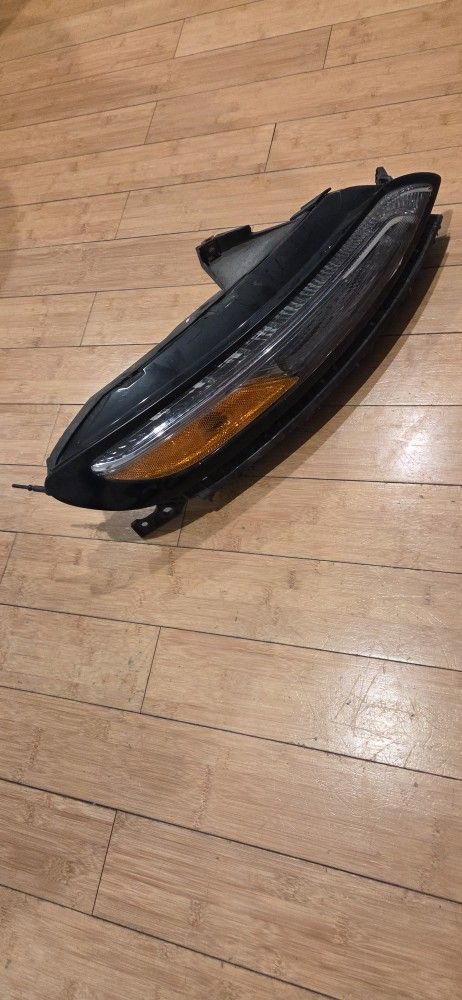 2014-2018 Jeep Cherokee Right Passenger Side Led Running Headlight Oem