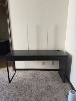 Free vanity desk