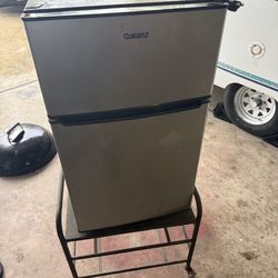 Mini fridge