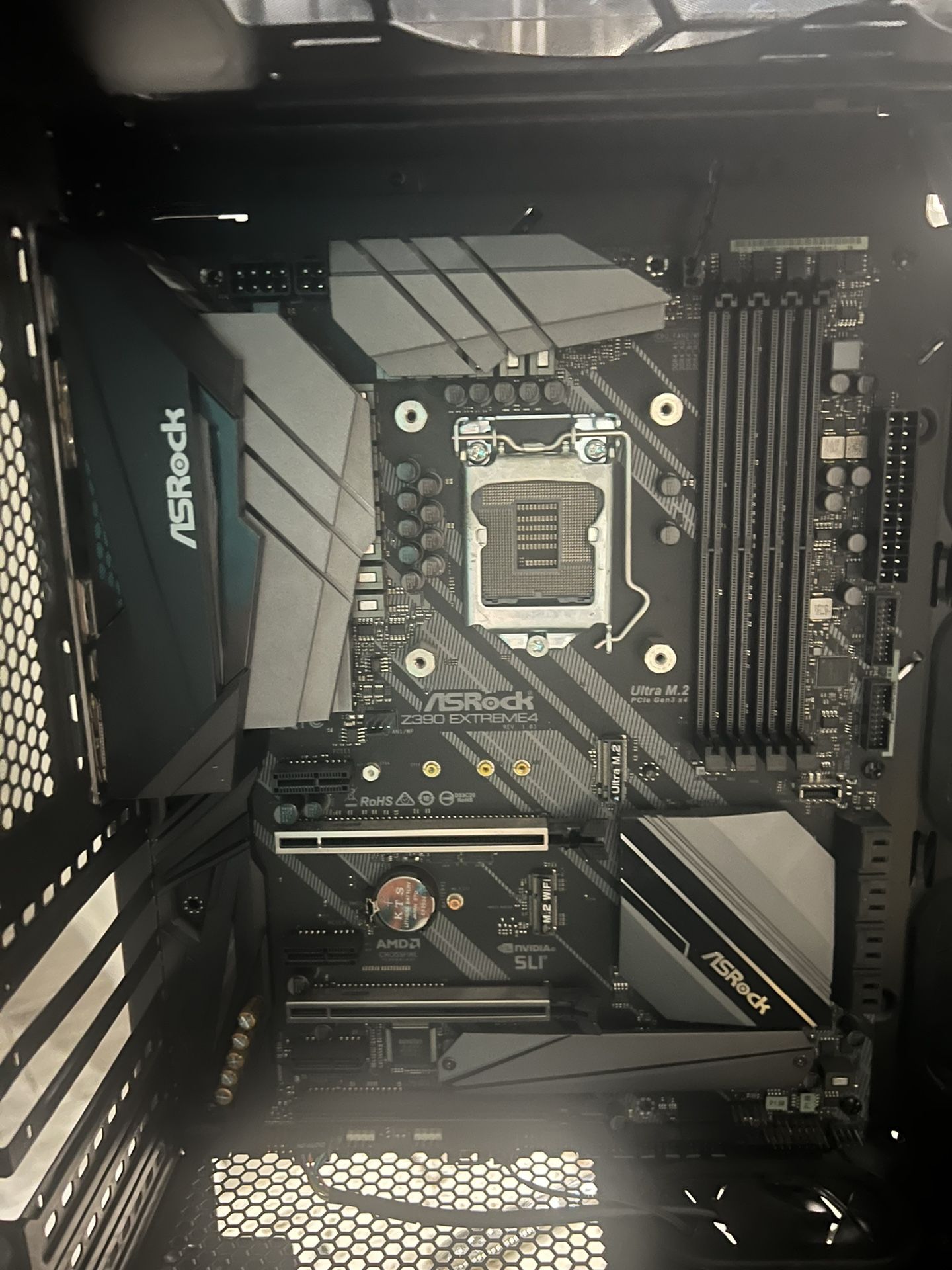 ASROCK Z390 Extreme4 Motherboard Intel Z390 LGA 1151 4 x DDR4 ATX HDMI 1 x M.2