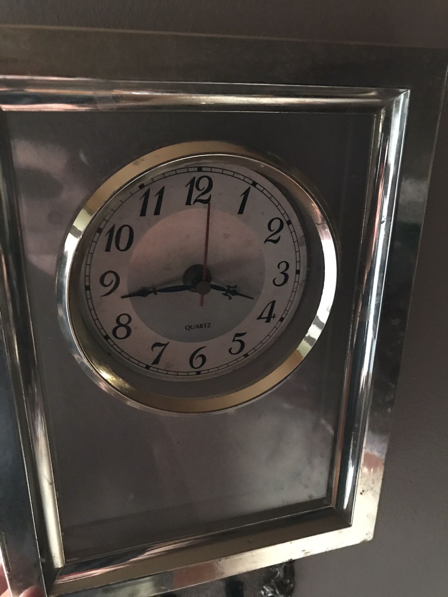 Vintage Quartz battery operated wall clock