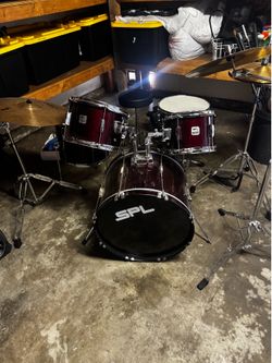 SPL kicker drumkit set with a Zildjian crashride cymbal