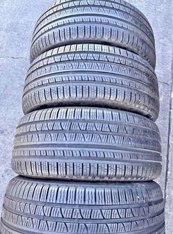 Set 285/40-20 Pirelli con el 80% de vida