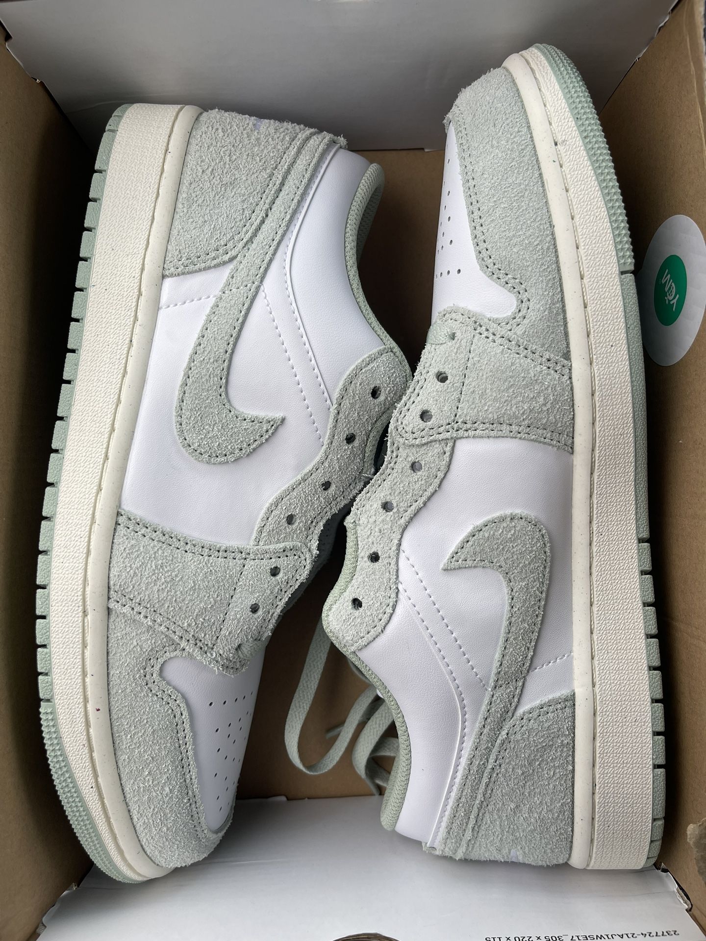 Air Jordan 1 Low SE ‘Seafoam’ Size 10