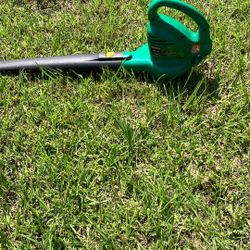 WEEDEATER  WEB -150  Lite Electric Blower 