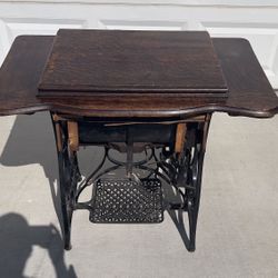 1908(Antique)L-R New Home Sewing Table