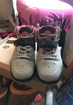 Charles Barkley Area 72s. Rare find in this condition!size 10.5