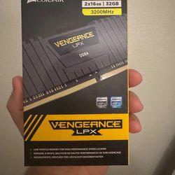CORSAIR Vengeance LPX DDR4 RAM 32GB (2x16GB)