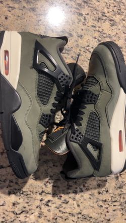 Undefeated Jordan 4