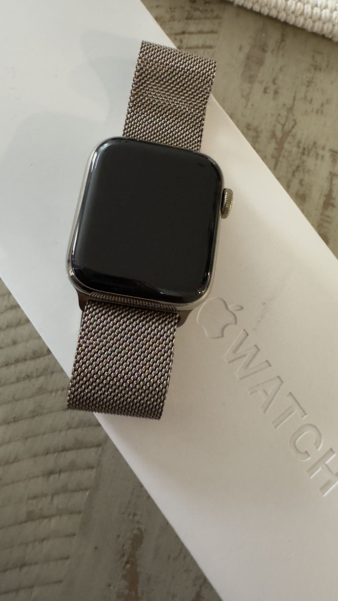 Apple Watch Gold Stainless Steel 40mm  $440