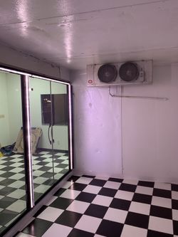 WALK IN COOLER FREEZERS