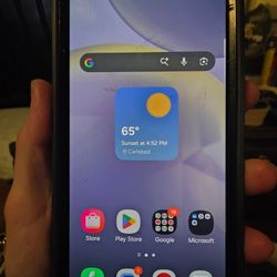 **UNLOCKED **Like New Samsung S24+ Perfect Condition W/case