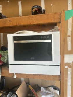 Counter dishwasher