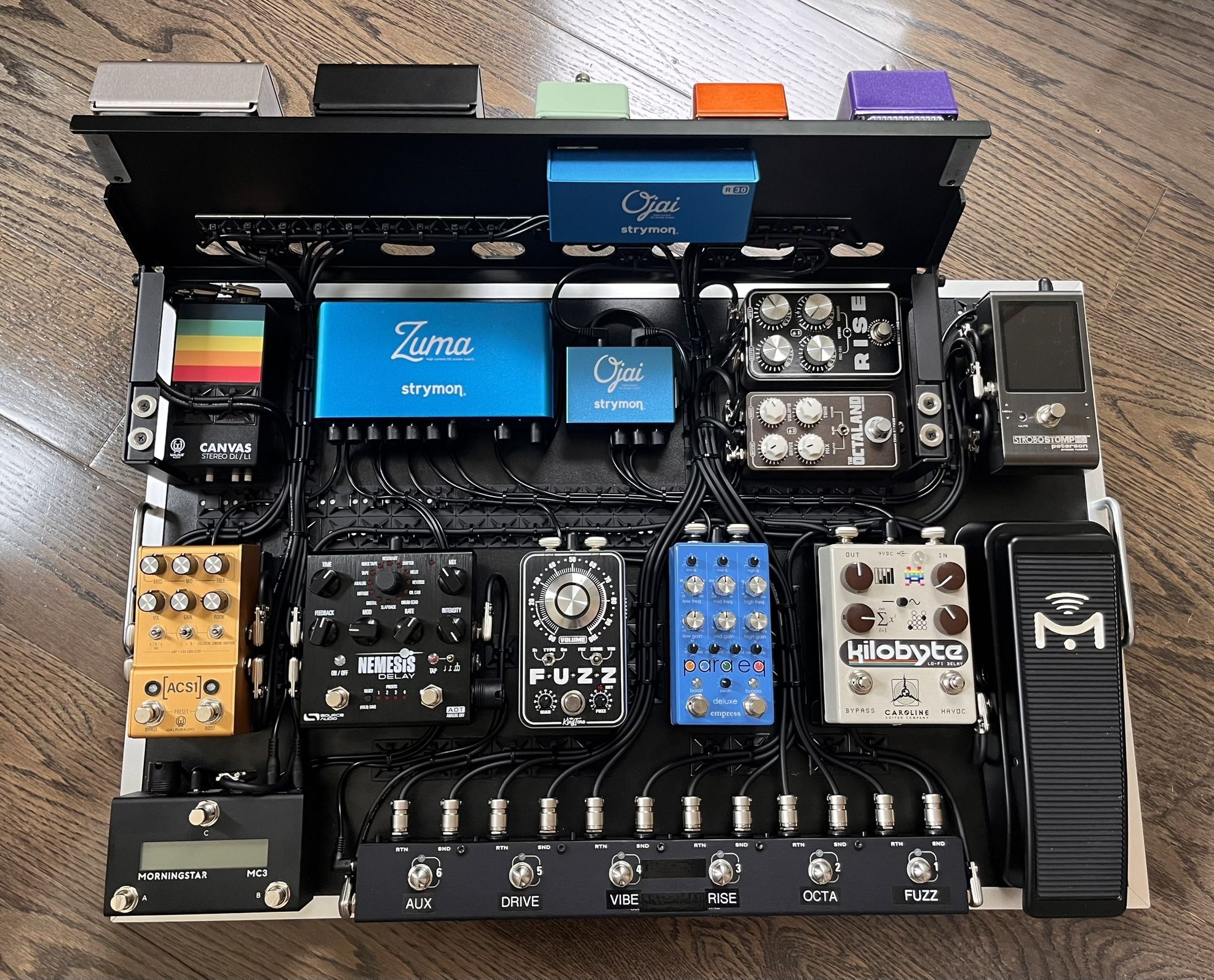 Large professional Pedalboard with Hinged Riser!!(Pedals not Included)!