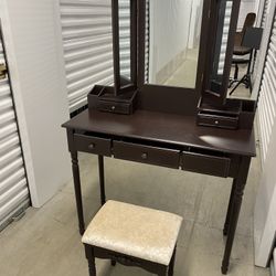 Vanity table drawer banch