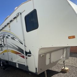 2006 gearbox toy hauler fifth wheel 33FT