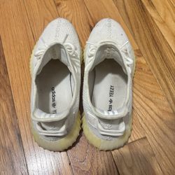 Yeezy shoes 