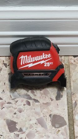 25ft Milwaukee Wide Blade Magnetic Tape Measure