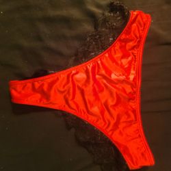 NWT Ambrielle Cherry Red 🍒 Luxury Second Skin Satin w Black Lace Thong Size M/6