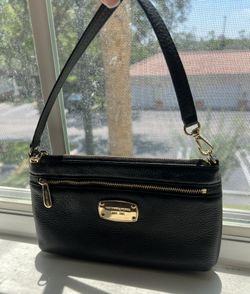 Michael Kors BLk Hand Or Wristlet Bag
