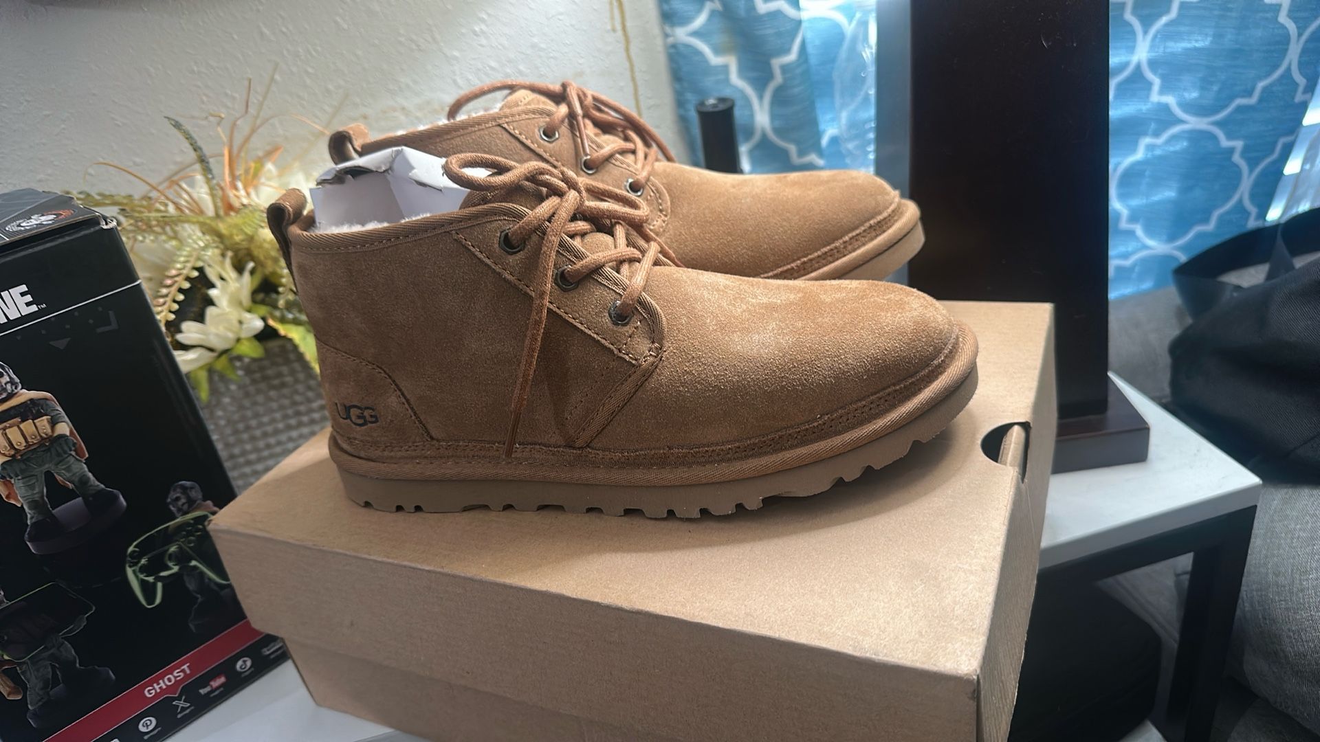 UGG size 8 de mujer nuevas con caja
