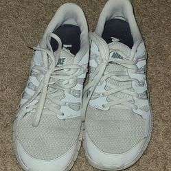Womens Nike Free Runs Size 8