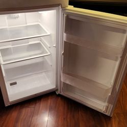 Whirlpool Refrigerator - White Fridge
