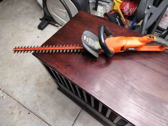 Black & Decker 24 in. Electric Hedge Trimmer