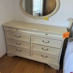 Dresser With Mirror gavetero