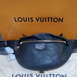 LOUIS VUITTON FANNYPACK