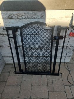 Baby or pet gate