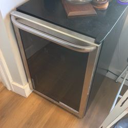 Frigidaire Wine Cooler