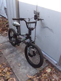 Boys BMX freestyle bike 18 in