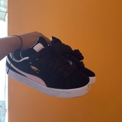Suede Pumas