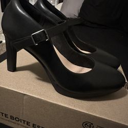 Clark’s Ambyr Shine Black Leather Pumps 75$