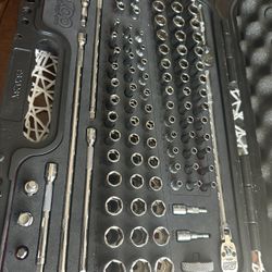 Snap On 100th Anniversary 100 Piece Tool Set 