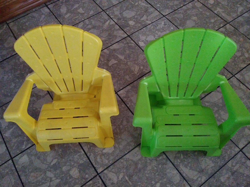 Kids patio chairs